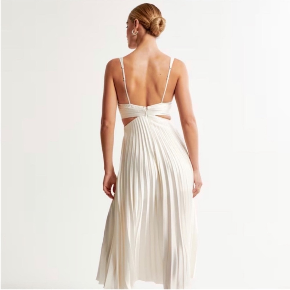 Abercrombie & Fitch Giselle Pleated Cutout Maxi Dress size Large NWT - Picture 2 of 8